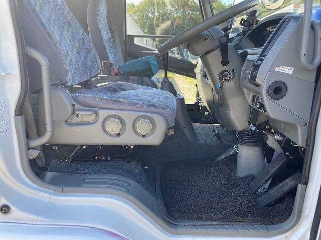 三菱ふそうファイターセルフクレーン4段中型（4t）[写真15]