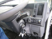 いすゞエルフクレーン3段小型（2t・3t）[写真36]