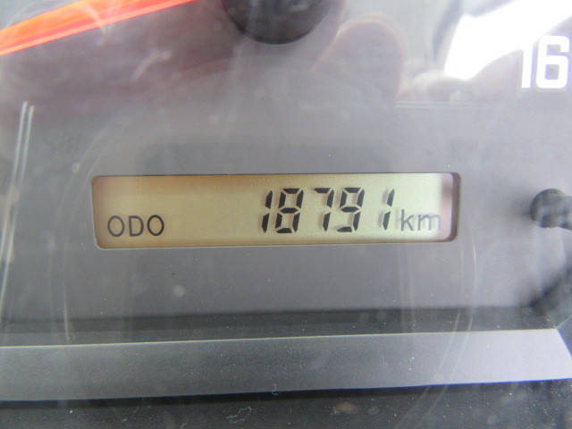 いすゞエルフクレーン3段小型（2t・3t）[写真39]