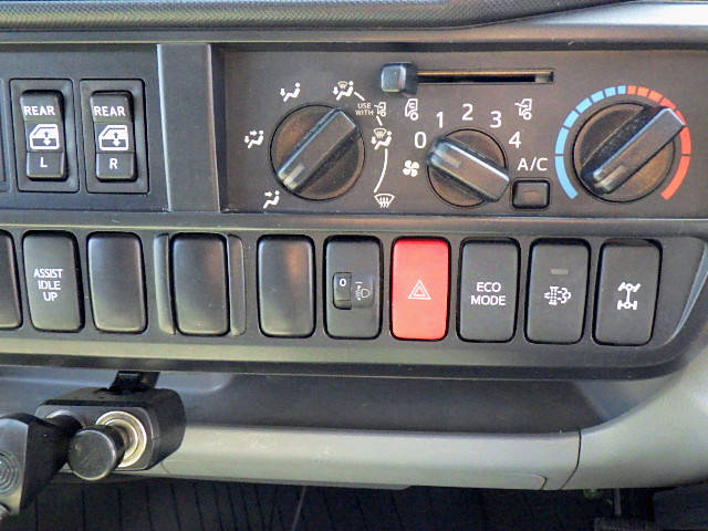 日野デュトロダブルキャブ（Wキャブ）小型（2t・3t）[写真28]