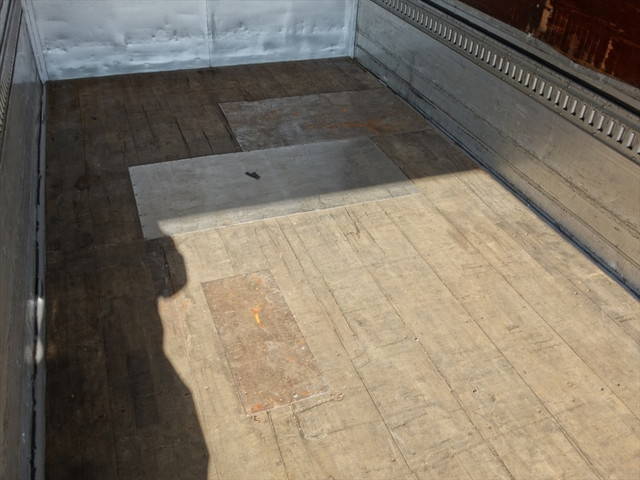 いすゞエルフアルミウイング小型（2t・3t）[写真27]