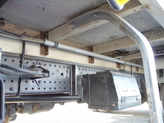 いすゞエルフアルミウイング小型（2t・3t）[写真05]