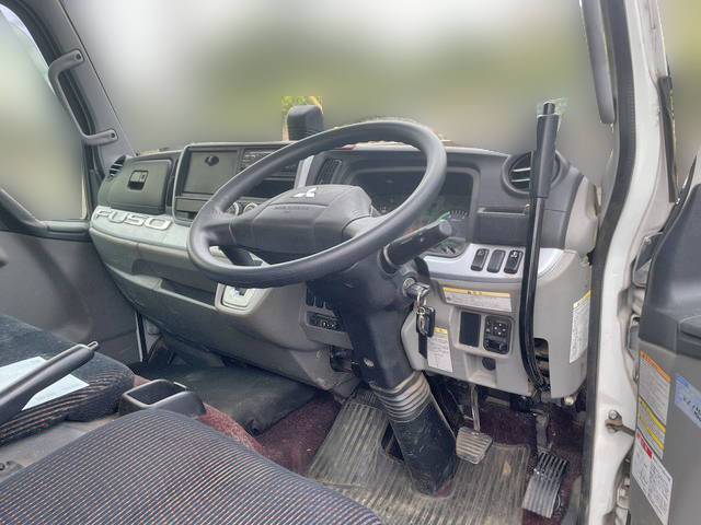 三菱ふそうキャンターダンプ小型（2t・3t）[写真26]