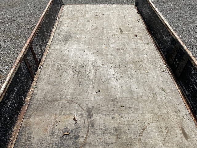 三菱ふそうキャンター平ボディ小型（2t・3t）[写真10]