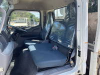 三菱ふそうキャンター平ボディ小型（2t・3t）[写真23]