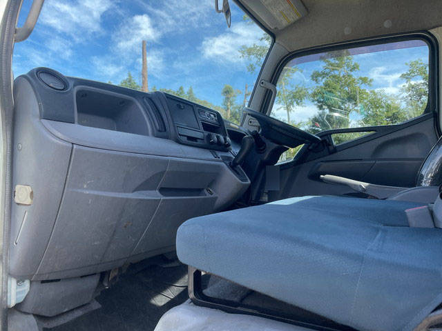 三菱ふそうキャンター平ボディ小型（2t・3t）[写真25]