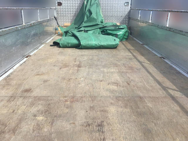 いすゞエルフアルミブロック小型（2t・3t）[写真10]