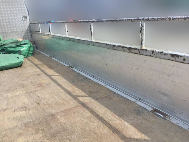 いすゞエルフアルミブロック小型（2t・3t）[写真11]