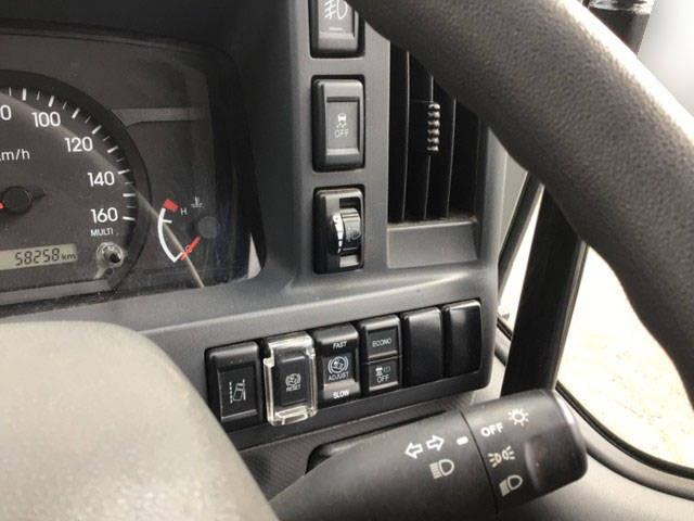 いすゞエルフダンプ小型（2t・3t）[写真09]