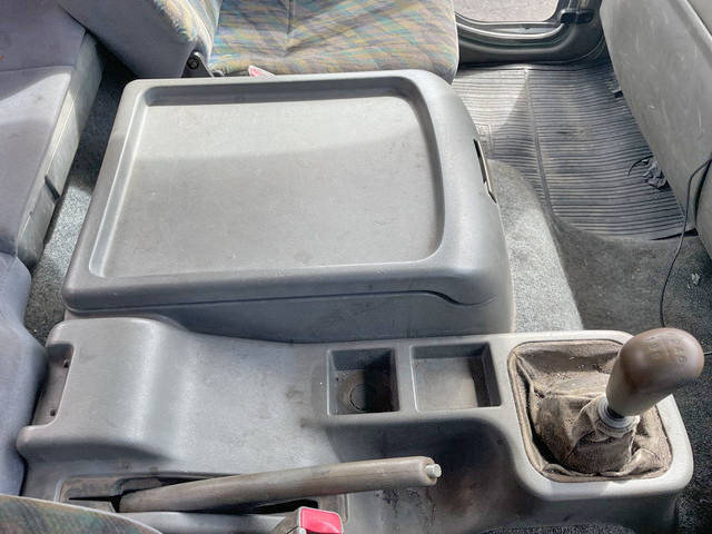 三菱ふそうファイタークレーン3段中型（4t）[写真34]