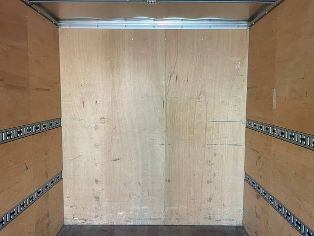 三菱ふそうキャンターアルミバン小型（2t・3t）[写真11]