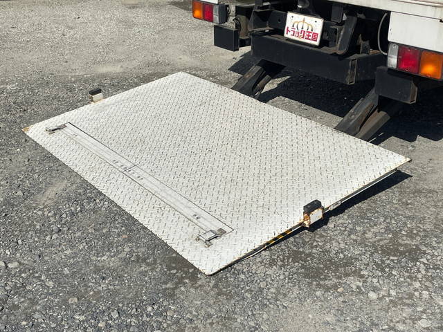 三菱ふそうキャンターアルミバン小型（2t・3t）[写真15]