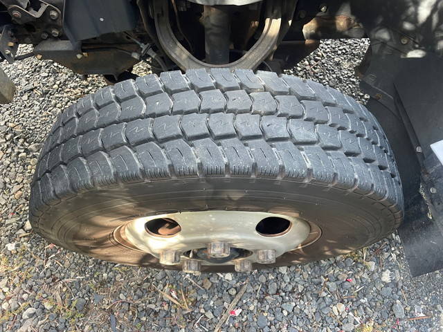 三菱ふそうキャンターアルミバン小型（2t・3t）[写真18]