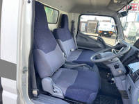 三菱ふそうキャンターアルミバン小型（2t・3t）[写真30]