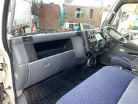 三菱ふそうキャンターアルミバン小型（2t・3t）[写真31]