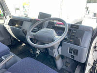 三菱ふそうキャンターアルミバン小型（2t・3t）[写真32]