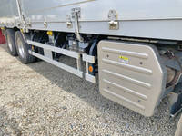 いすゞギガアルミウイング大型（10t）[写真17]