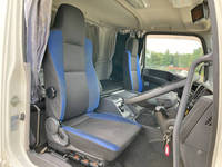 いすゞギガアルミウイング大型（10t）[写真32]