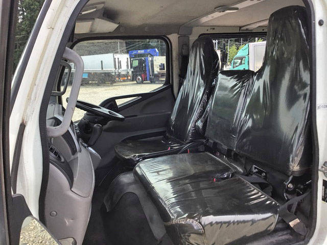 三菱ふそうキャンターガッツダブルキャブ（Wキャブ）小型（2t・3t）[写真23]