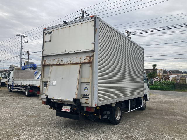 いすゞエルフアルミバン小型（2t・3t）[写真02]
