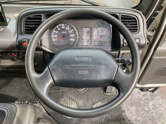 いすゞエルフアルミバン小型（2t・3t）[写真34]