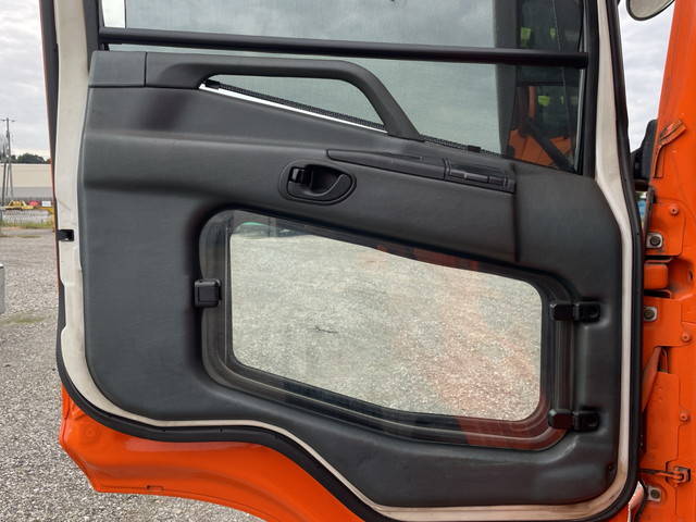 三菱ふそうスーパーグレートトレーラーヘッド（トラクターヘッド）大型（10t）[写真17]