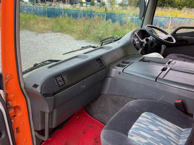 三菱ふそうスーパーグレートトレーラーヘッド（トラクターヘッド）大型（10t）[写真21]