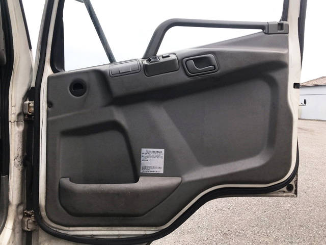 三菱ふそうファイターアルミウイング中型（4t）[写真27]