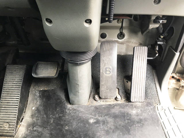 三菱ふそうファイターアルミウイング中型（4t）[写真37]