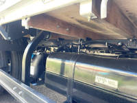 三菱ふそうキャンター平ボディ小型（2t・3t）[写真10]