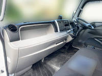 三菱ふそうキャンター平ボディ小型（2t・3t）[写真15]