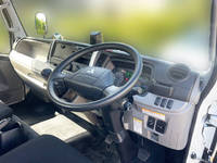 三菱ふそうキャンター平ボディ小型（2t・3t）[写真17]