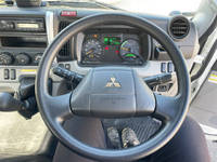 三菱ふそうキャンター平ボディ小型（2t・3t）[写真20]