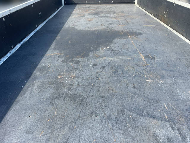 三菱ふそうキャンター平ボディ小型（2t・3t）[写真05]