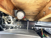 三菱ふそうキャンター平ボディ小型（2t・3t）[写真09]