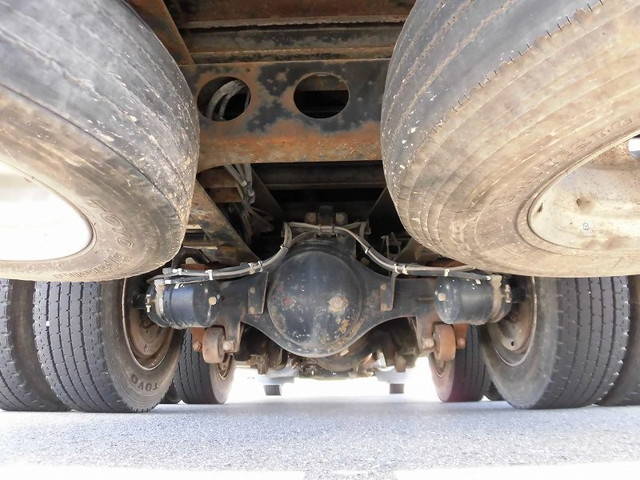 UDトラックスコンドルクレーン3段増トン（6t・8t）[写真13]