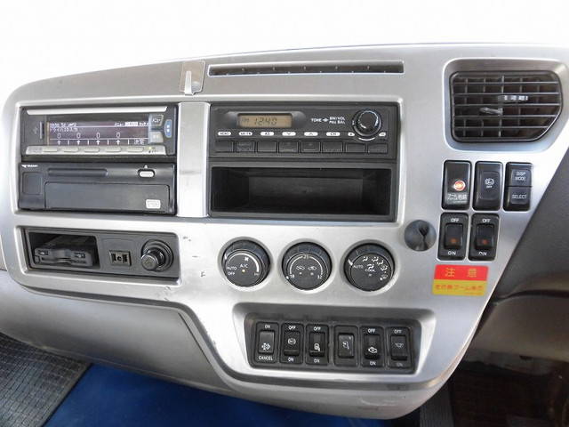 UDトラックスコンドルクレーン3段増トン（6t・8t）[写真16]