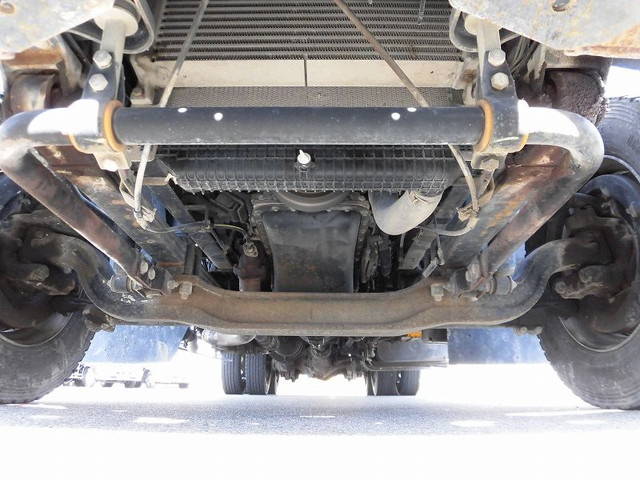 UDトラックスコンドルクレーン3段増トン（6t・8t）[写真21]