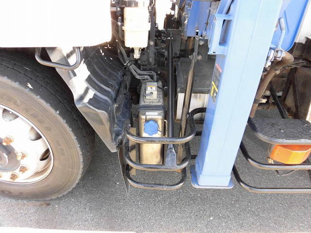 UDトラックスコンドルクレーン3段増トン（6t・8t）[写真24]