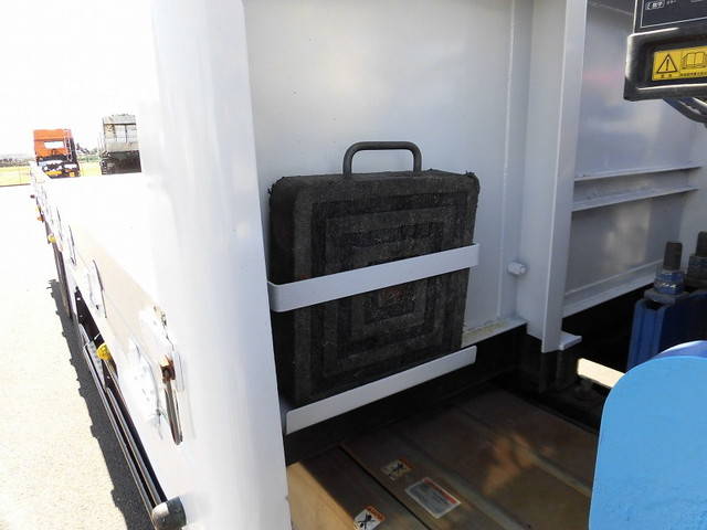 UDトラックスコンドルクレーン3段増トン（6t・8t）[写真26]