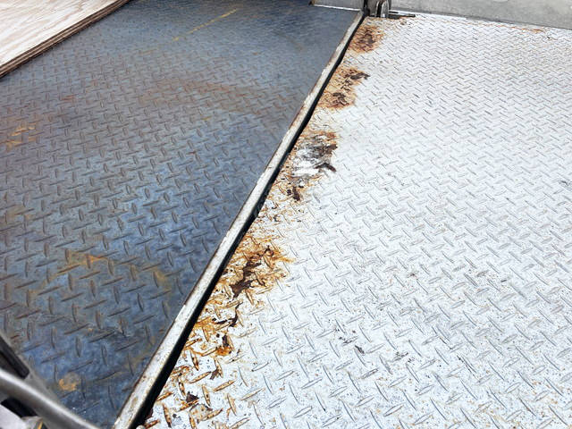 トヨタトヨエース平ボディ小型（2t・3t）[写真10]