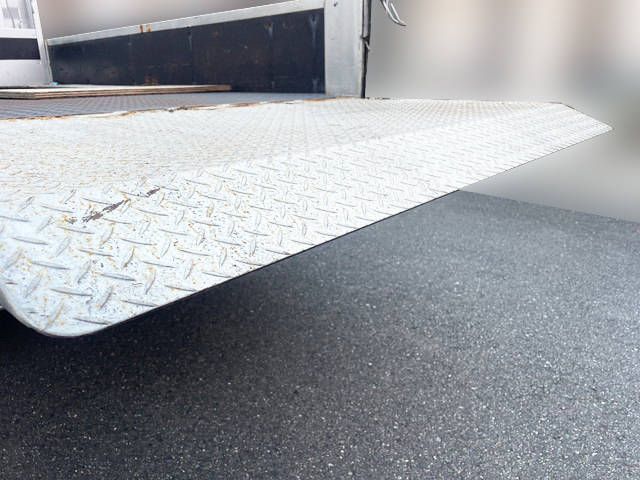 トヨタトヨエース平ボディ小型（2t・3t）[写真08]