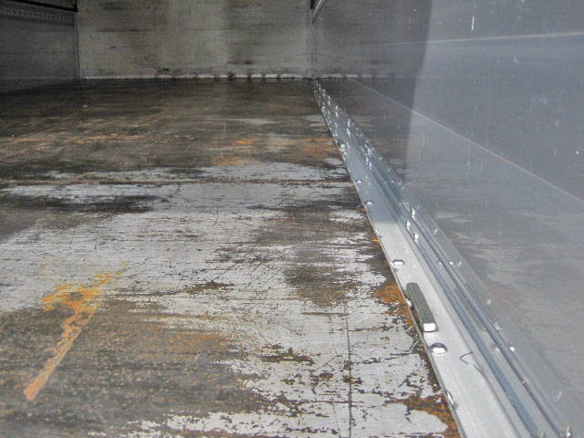 日野レンジャーアルミウイング中型（4t）[写真11]