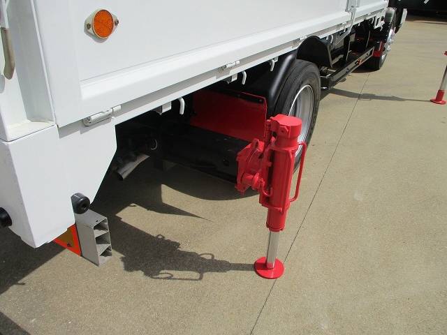 三菱ふそうキャンタークレーン5段小型（2t・3t）[写真20]