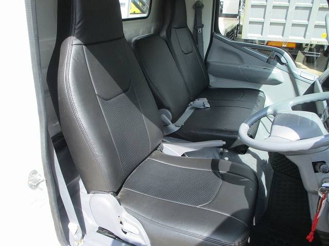 三菱ふそうキャンタークレーン5段小型（2t・3t）[写真07]