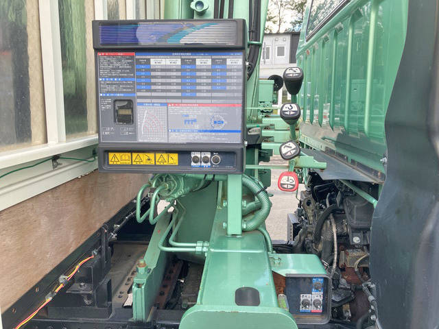 三菱ふそうキャンタークレーン4段小型（2t・3t）[写真18]