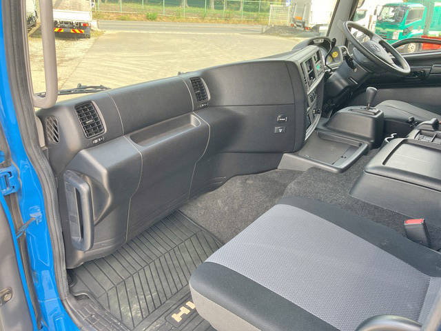 日野プロフィアトレーラーヘッド（トラクターヘッド）大型（10t）[写真26]