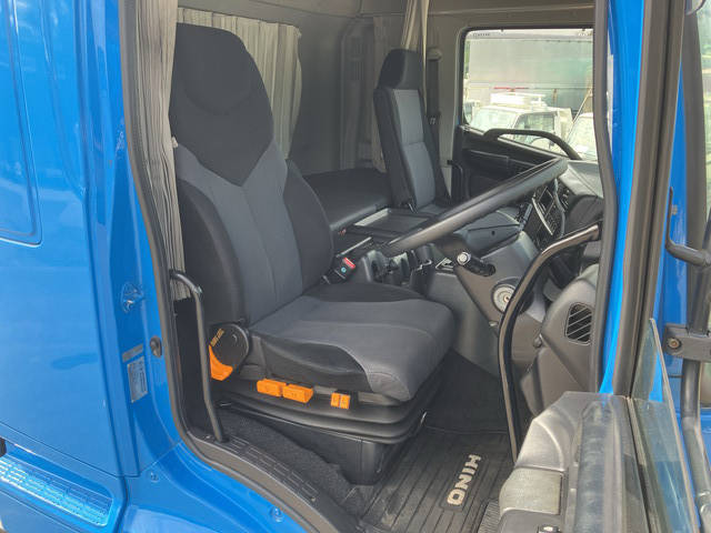 日野プロフィアトレーラーヘッド（トラクターヘッド）大型（10t）[写真28]