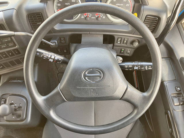 日野プロフィアトレーラーヘッド（トラクターヘッド）大型（10t）[写真33]