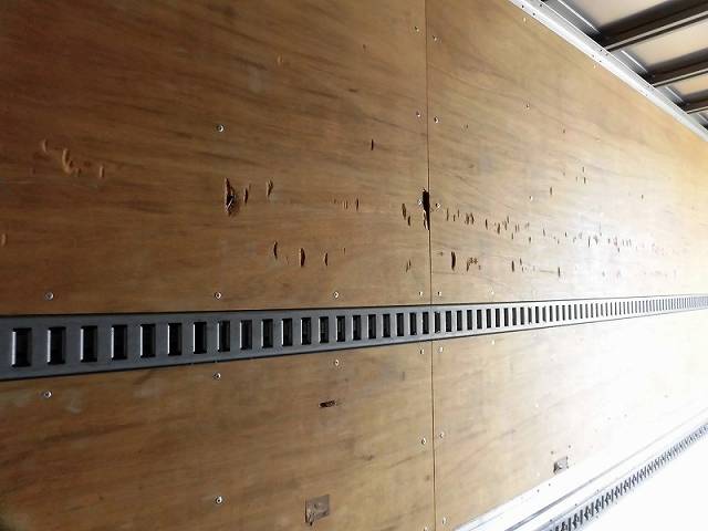 日野プロフィアアルミウイング大型（10t）[写真28]